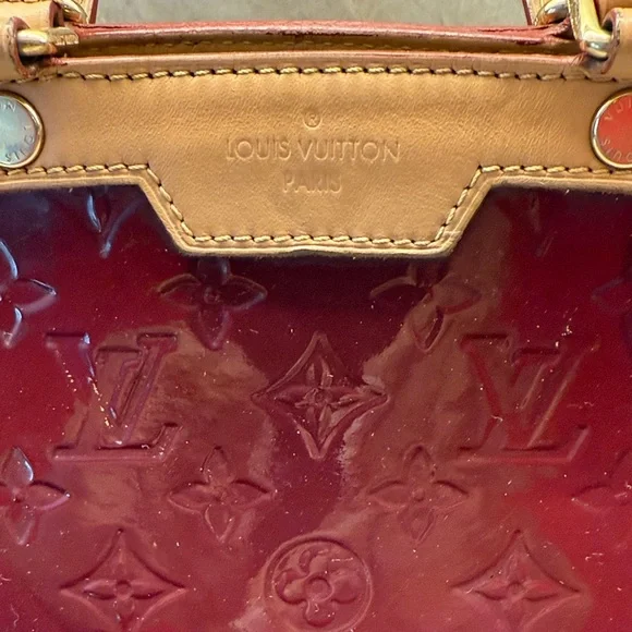 Louis Vuitton Authentic Vernis Brea Handbag with COA - Picture 12 of 15
